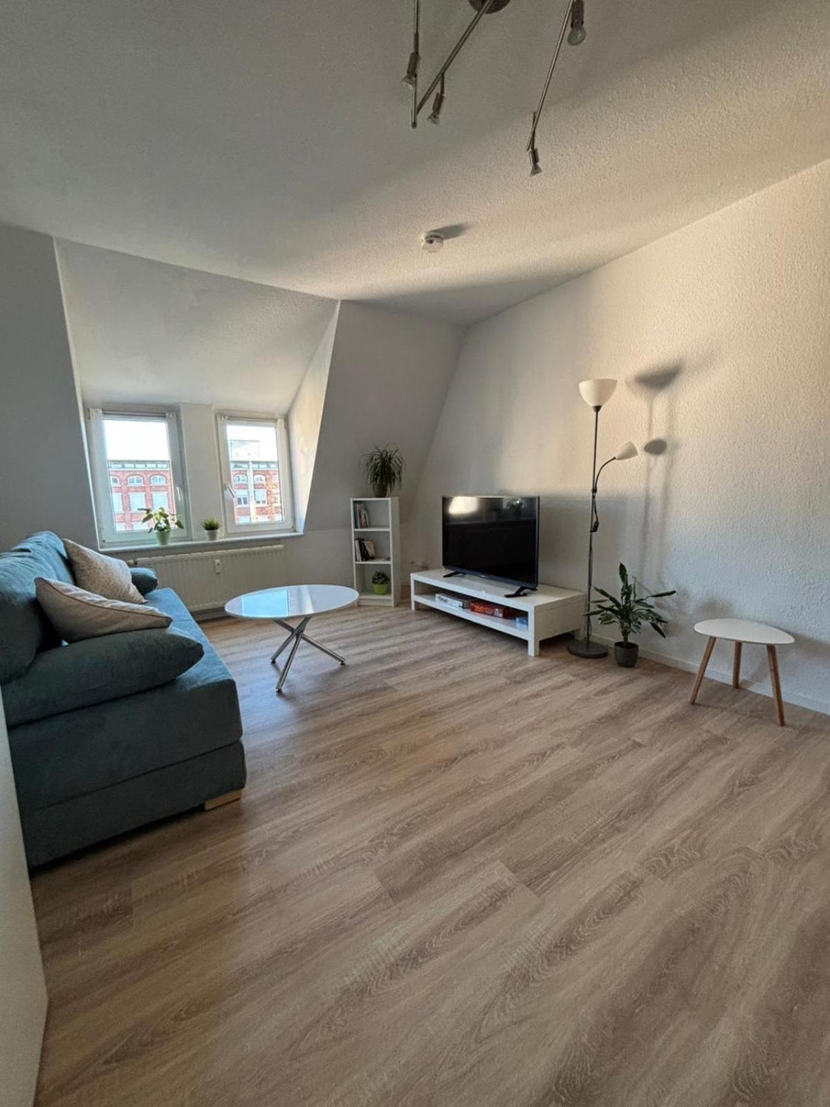 1 Raum Dachgeschosswohnung In Ruhiger Lage Limabach - Oberfrohna المظهر الخارجي الصورة
